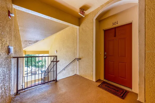 $250,000 | 6335 Contessa Drive, Unit 301, Orlando, FL 32829