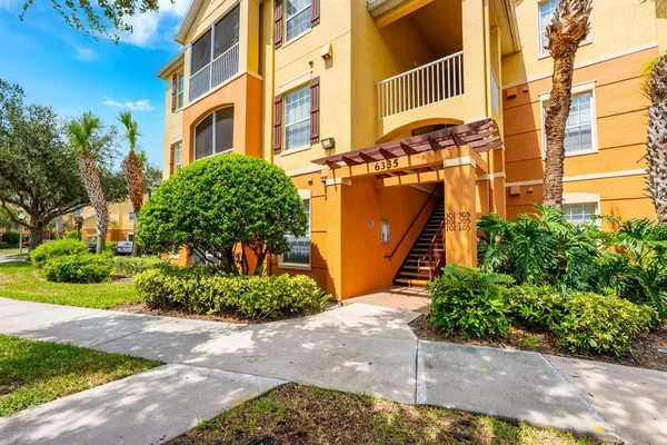 $250,000 | 6335 Contessa Drive, Unit 301, Orlando, FL 32829