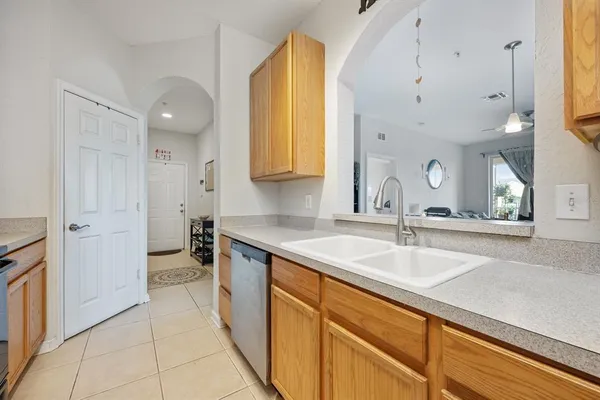 $250,000 | 6335 Contessa Drive, Unit 301, Orlando, FL 32829