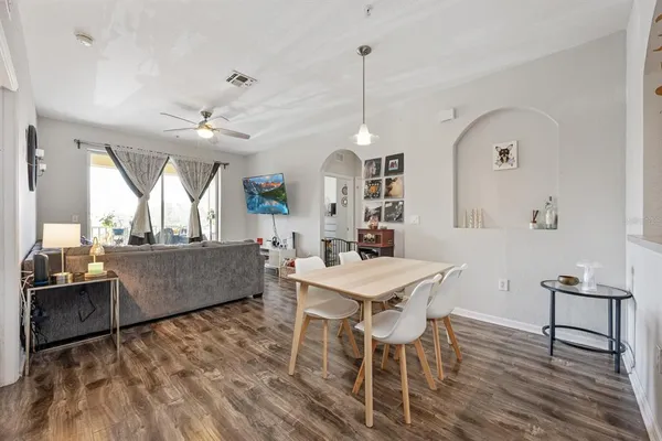 $250,000 | 6335 Contessa Drive, Unit 301, Orlando, FL 32829