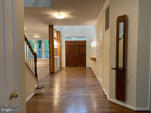 9419 Spruce Tree Circle Bethesda, MD 20814 - Photo 2 of 26 Entry hallway