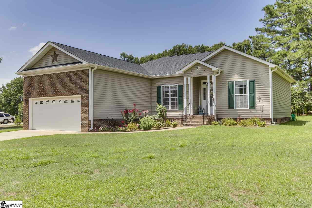 108 Ridge Drive Laurens, SC 29360 - Photo 2 of 36
