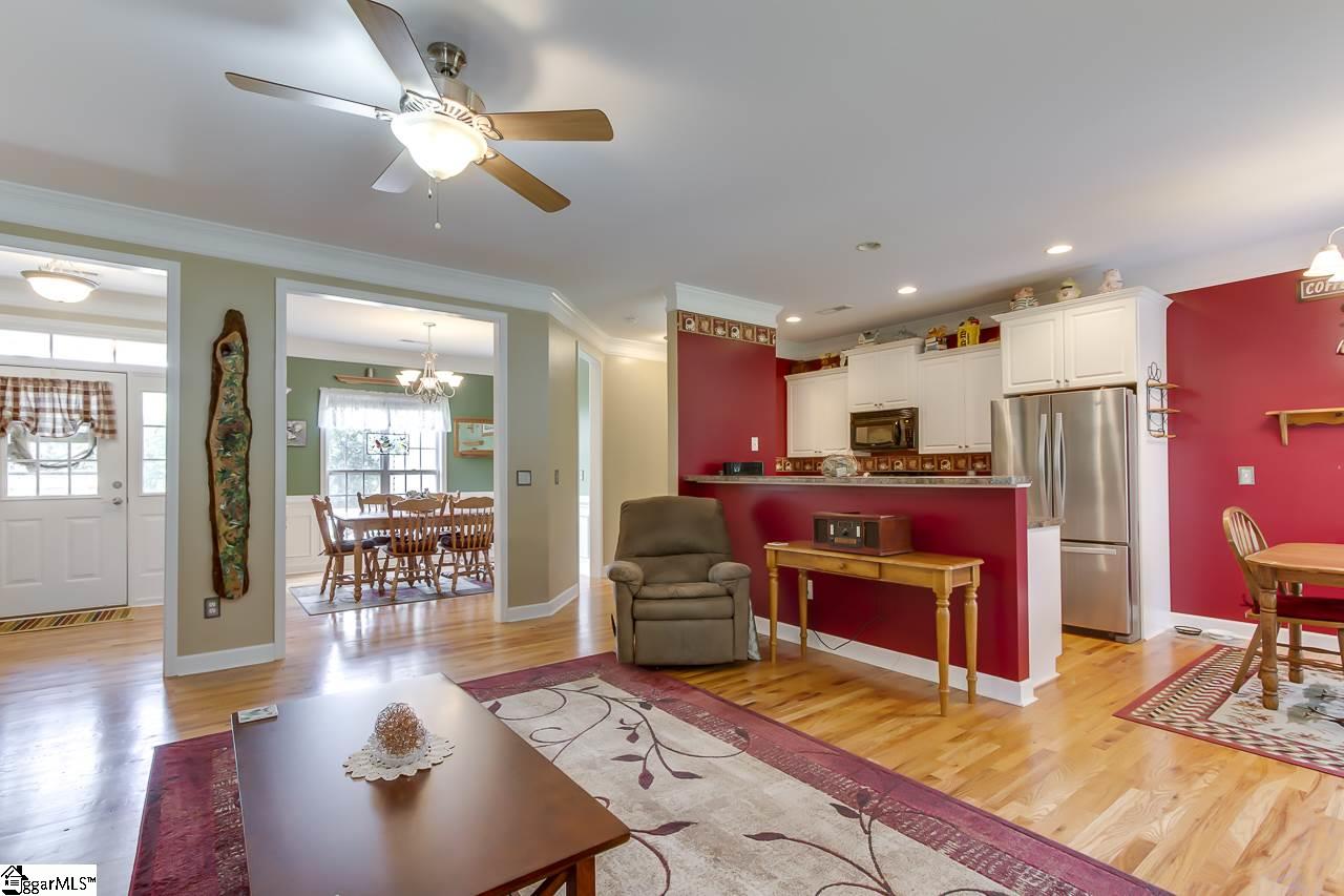 108 Ridge Drive Laurens, SC 29360 - Photo 11 of 36