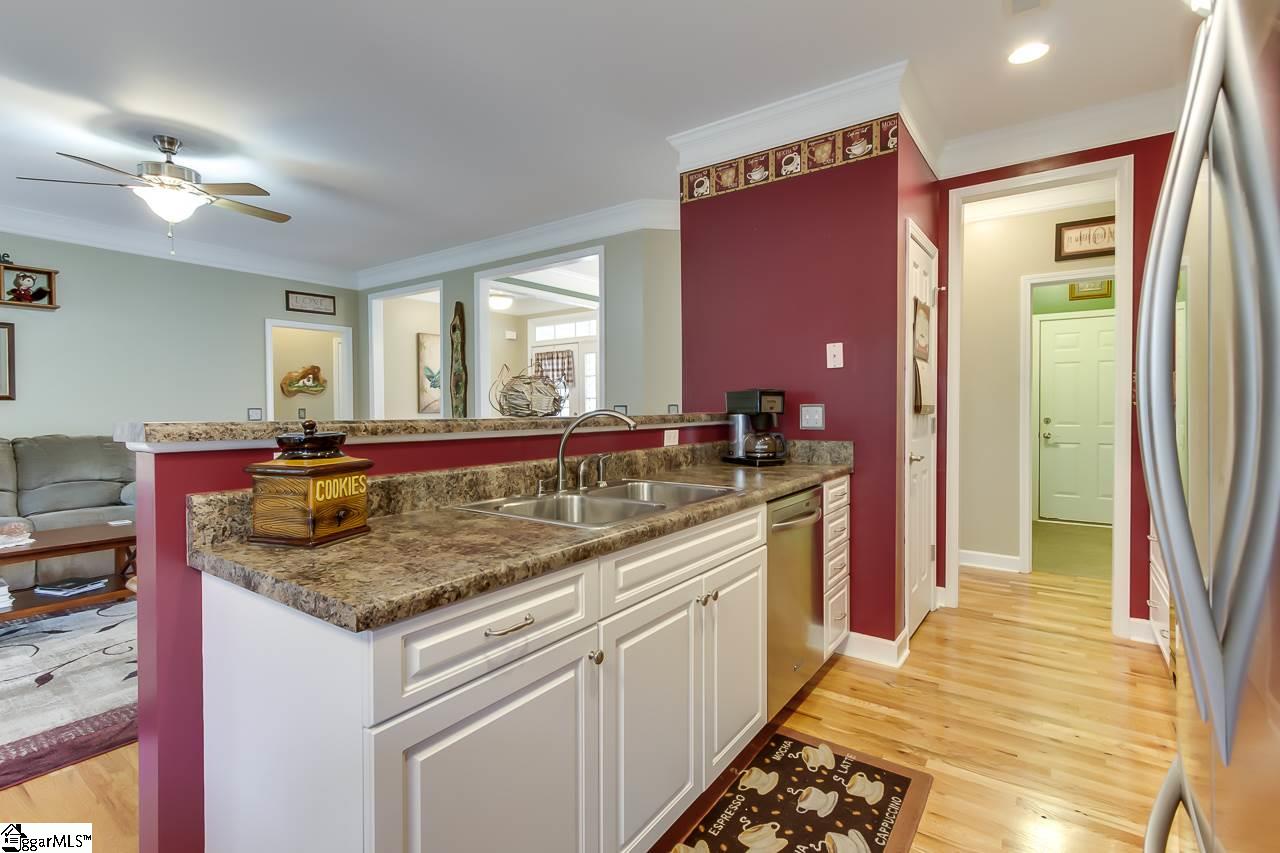 108 Ridge Drive Laurens, SC 29360 - Photo 14 of 36