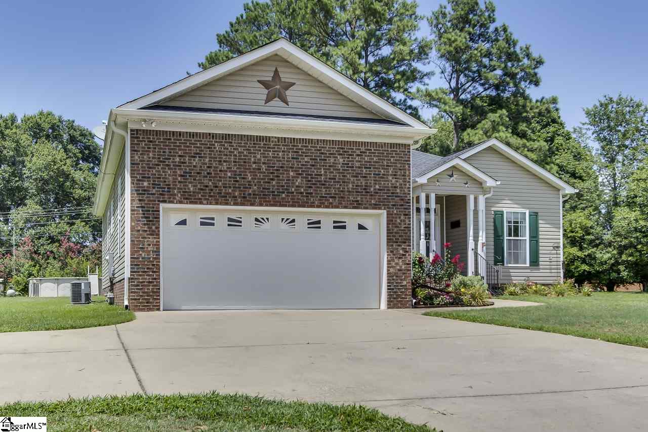 108 Ridge Drive Laurens, SC 29360 - Photo 3 of 36