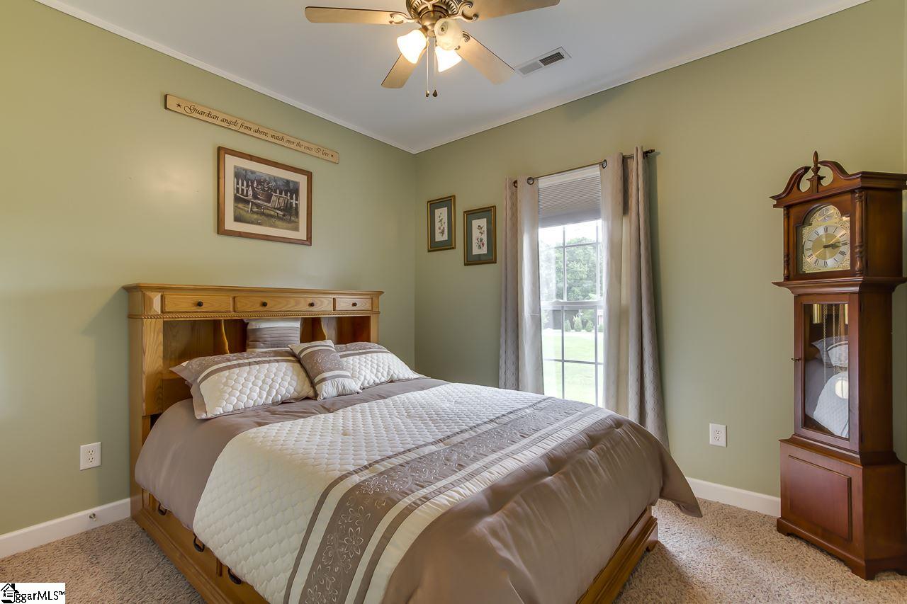108 Ridge Drive Laurens, SC 29360 - Photo 26 of 36