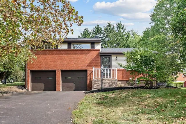 $325,000 | 115 Norman Drive, Coraopolis, PA 15108