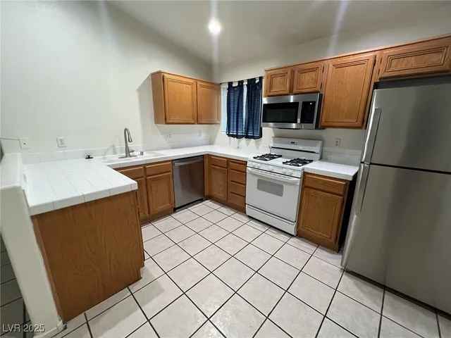 $1,675 | 3702 Rose Canyon Drive, North Las Vegas, NV 89032