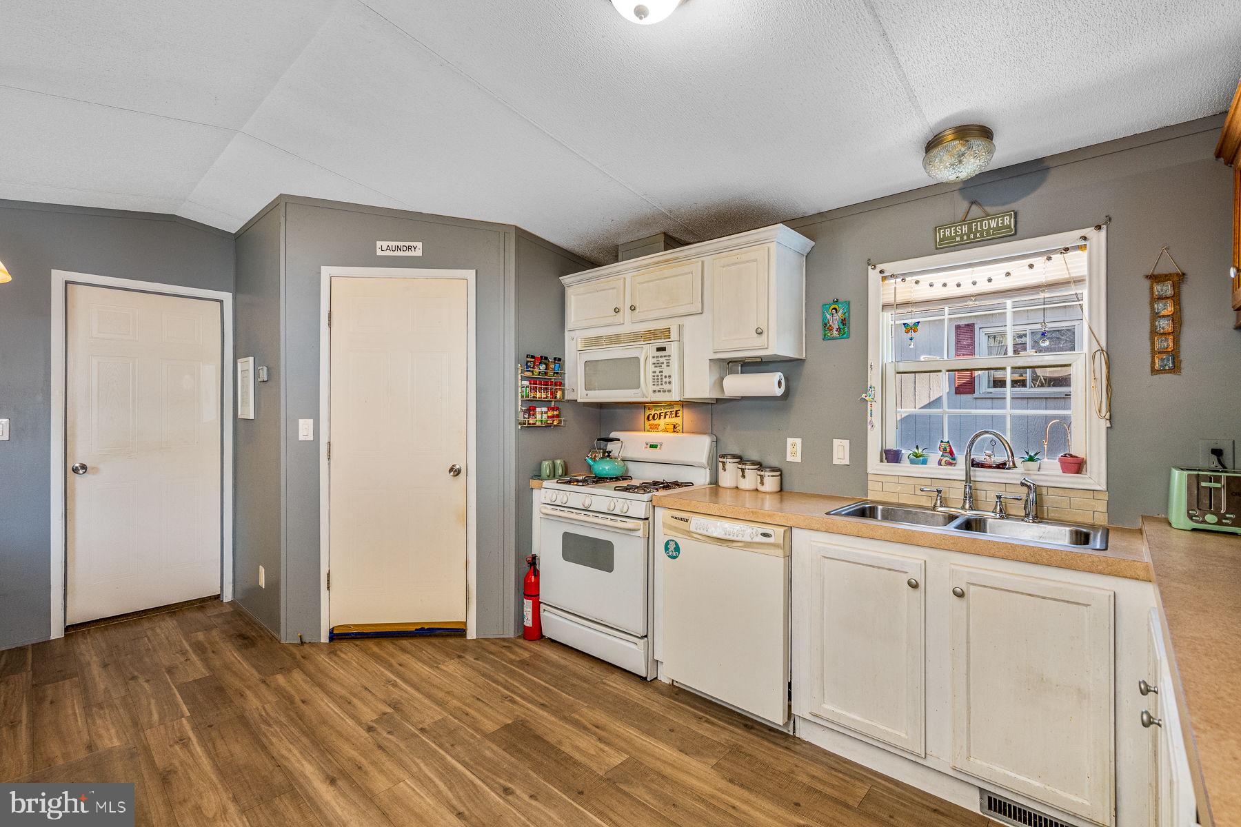 37 Plateau Road Lititz, PA 17543 - Photo 4 of 20