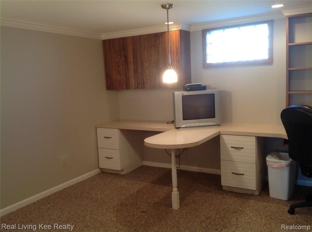 2915 Midvale Drive Rochester, MI 48309 - Photo 19 of 32 Basement craft room 2.jpg
