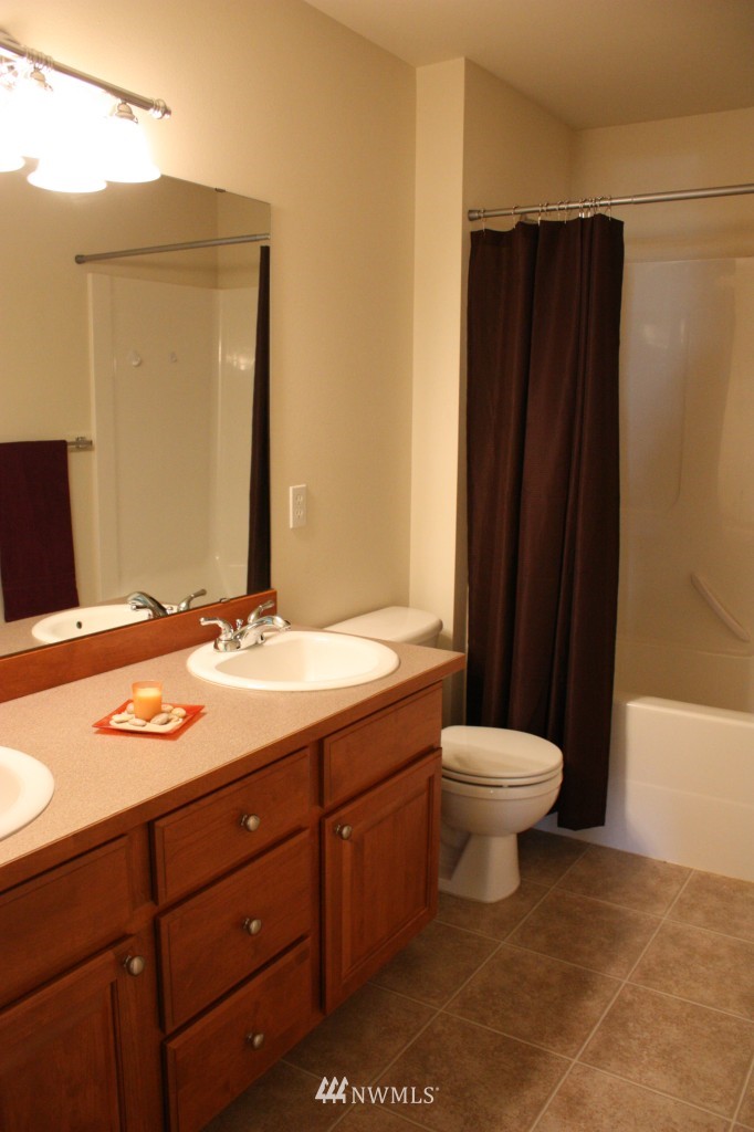 1721 Southeast 30th Place Renton, WA 98055 - Photo 11 of 19 Gallery Image 11