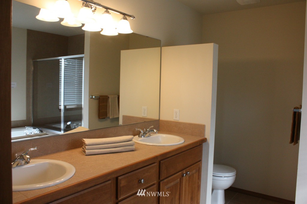 1721 Southeast 30th Place Renton, WA 98055 - Photo 12 of 19 Gallery Image 12