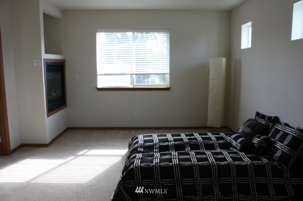 1721 Southeast 30th Place Renton, WA 98055 - Photo 15 of 19 Gallery Image 15