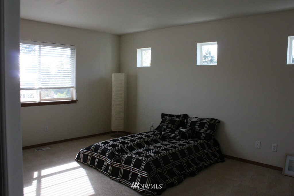 1721 Southeast 30th Place Renton, WA 98055 - Photo 16 of 19 Gallery Image 16