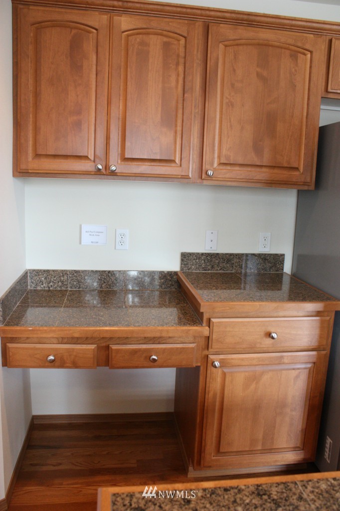 1721 Southeast 30th Place Renton, WA 98055 - Photo 5 of 19 Gallery Image 5