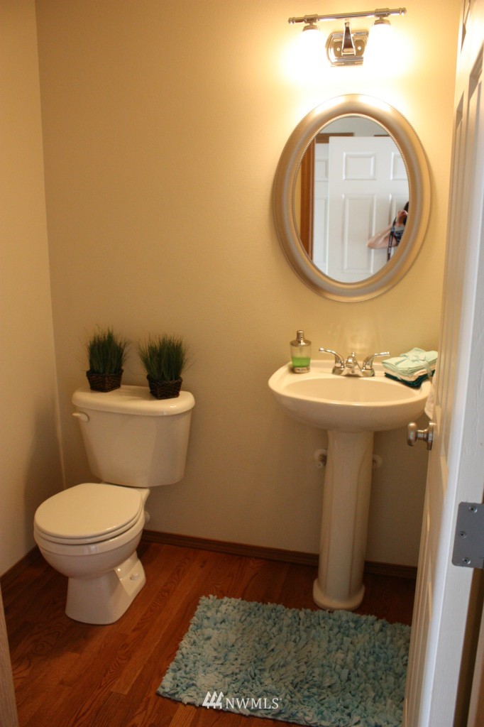 1721 Southeast 30th Place Renton, WA 98055 - Photo 6 of 19 Gallery Image 6