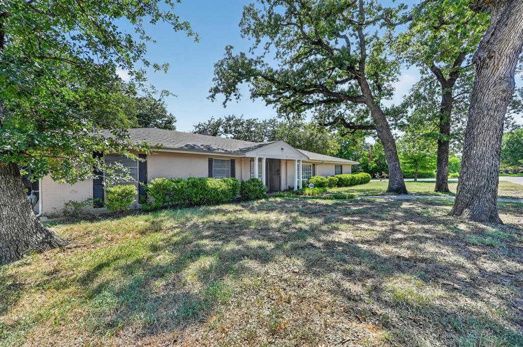 7200 Ellis Road Fort Worth, TX 76112 - Photo 2 of 36