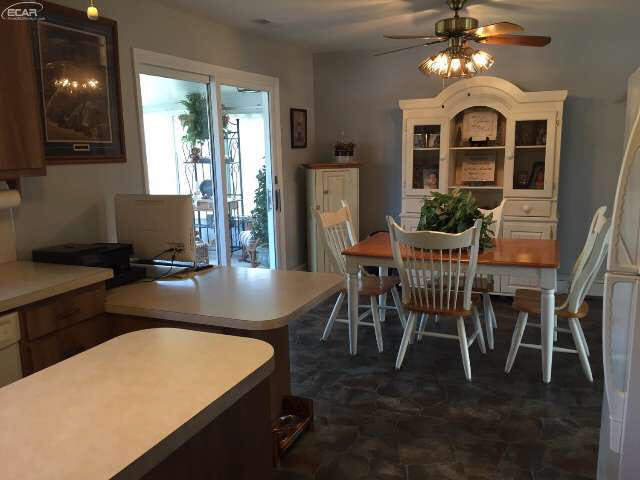 9486 Coldwater Road Flushing, MI 48433 - Photo 6 of 27 20458637-5.JPG