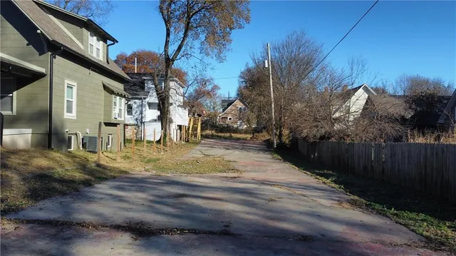 $279,000 | 1047 Quindaro Boulevard, Kansas City, KS 66104