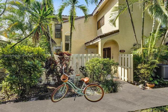 $3,300 | 22322 Pineapple Walk Drive, Boca Raton, FL 33433