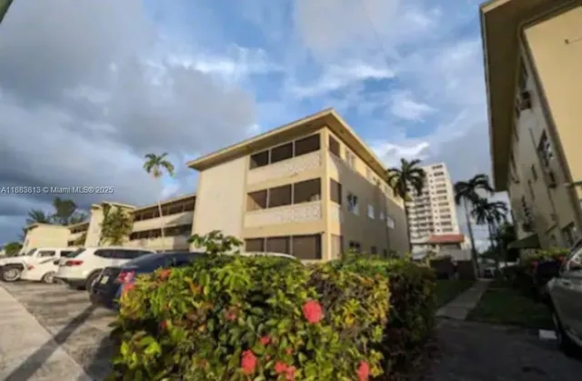 a house view with a outdoor space