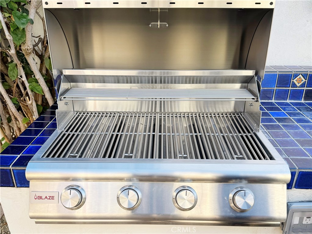 1211 West Bay Avenue Newport Beach, CA 92661 - Photo 20 of 29 a view of barbeque area