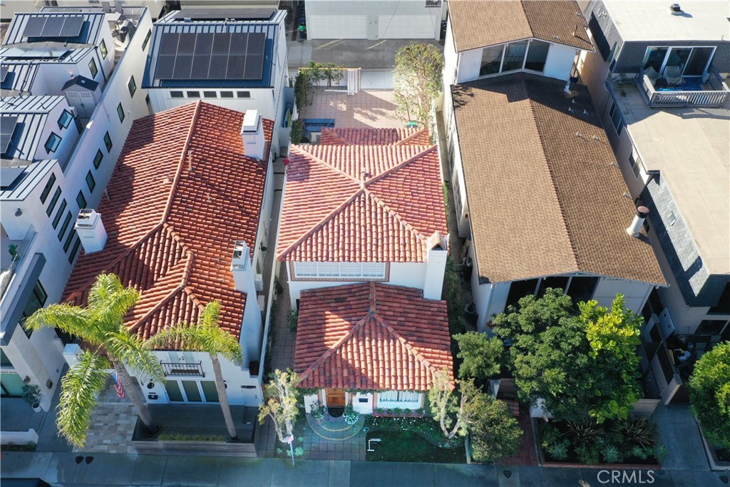 1211 West Bay Avenue Newport Beach, CA 92661 - Photo 29 of 29 a front view of a house with a yard
