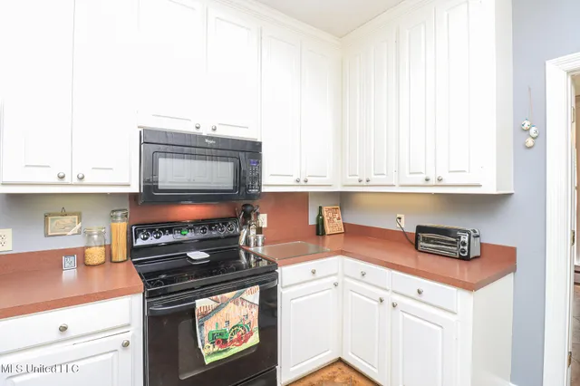 $327,000 | 1230 Misty Lane, Terry, MS 39170