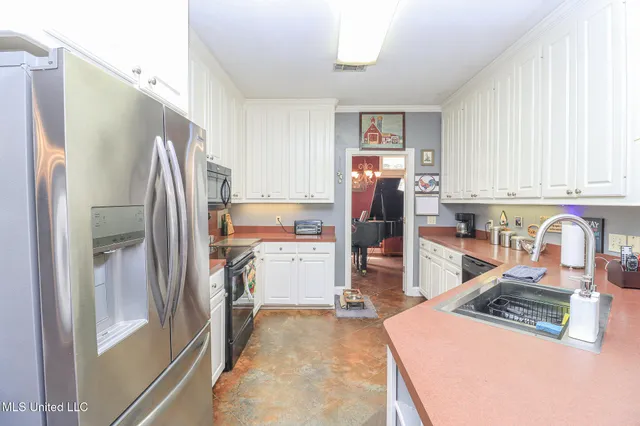 $327,000 | 1230 Misty Lane, Terry, MS 39170