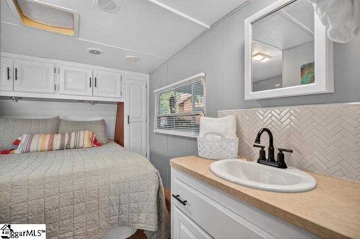 421 Newbury Circle Westminster, SC 29693 - Photo 11 of 36