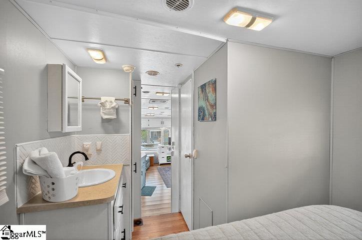 421 Newbury Circle Westminster, SC 29693 - Photo 10 of 36