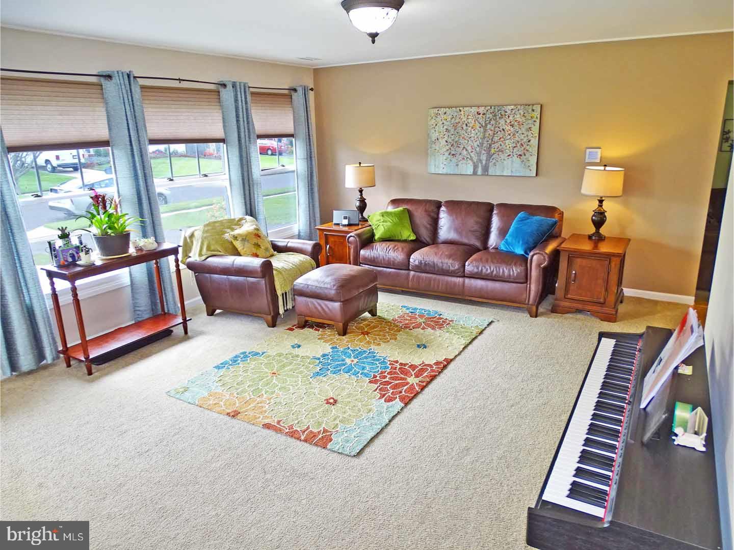 59 Harrow Road Levittown, PA 19056 - Photo 3 of 23 Living Room