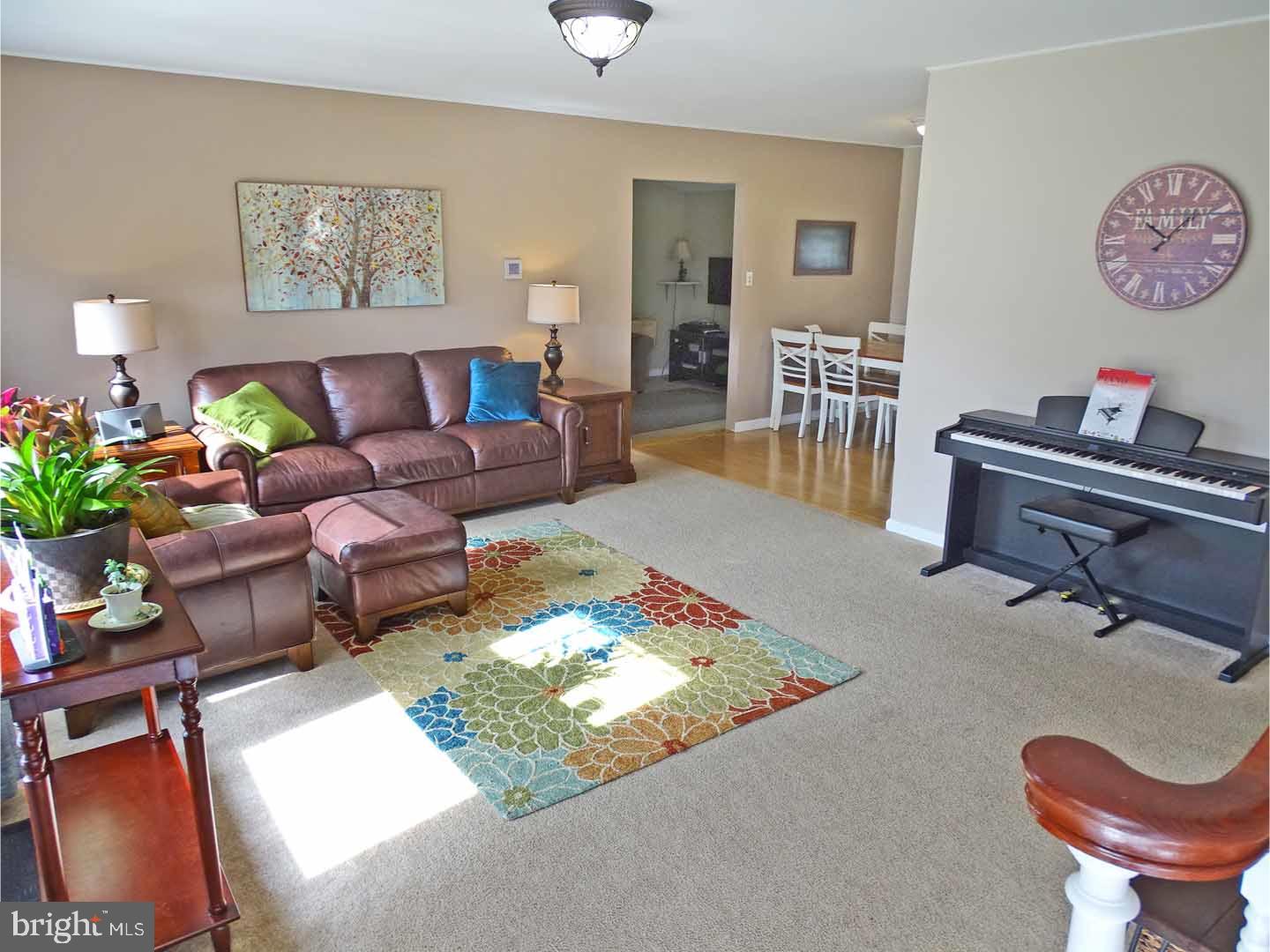 59 Harrow Road Levittown, PA 19056 - Photo 4 of 23 Living Room