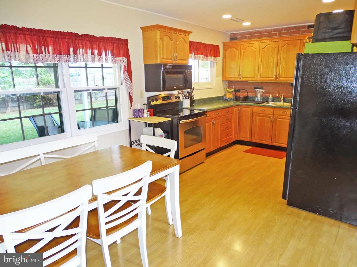 59 Harrow Road Levittown, PA 19056 - Photo 5 of 23 Kitchen