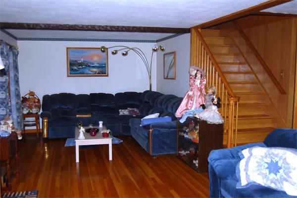 33 Marshall Road Woonsocket, RI 02895 - Photo 8 of 17 Gallery Image 8