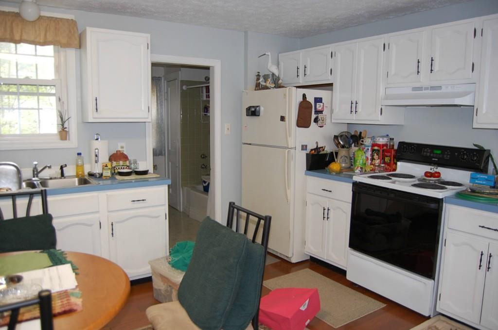 85 Temple Street Saco, ME 04072 - Photo 7 of 16 Kichen