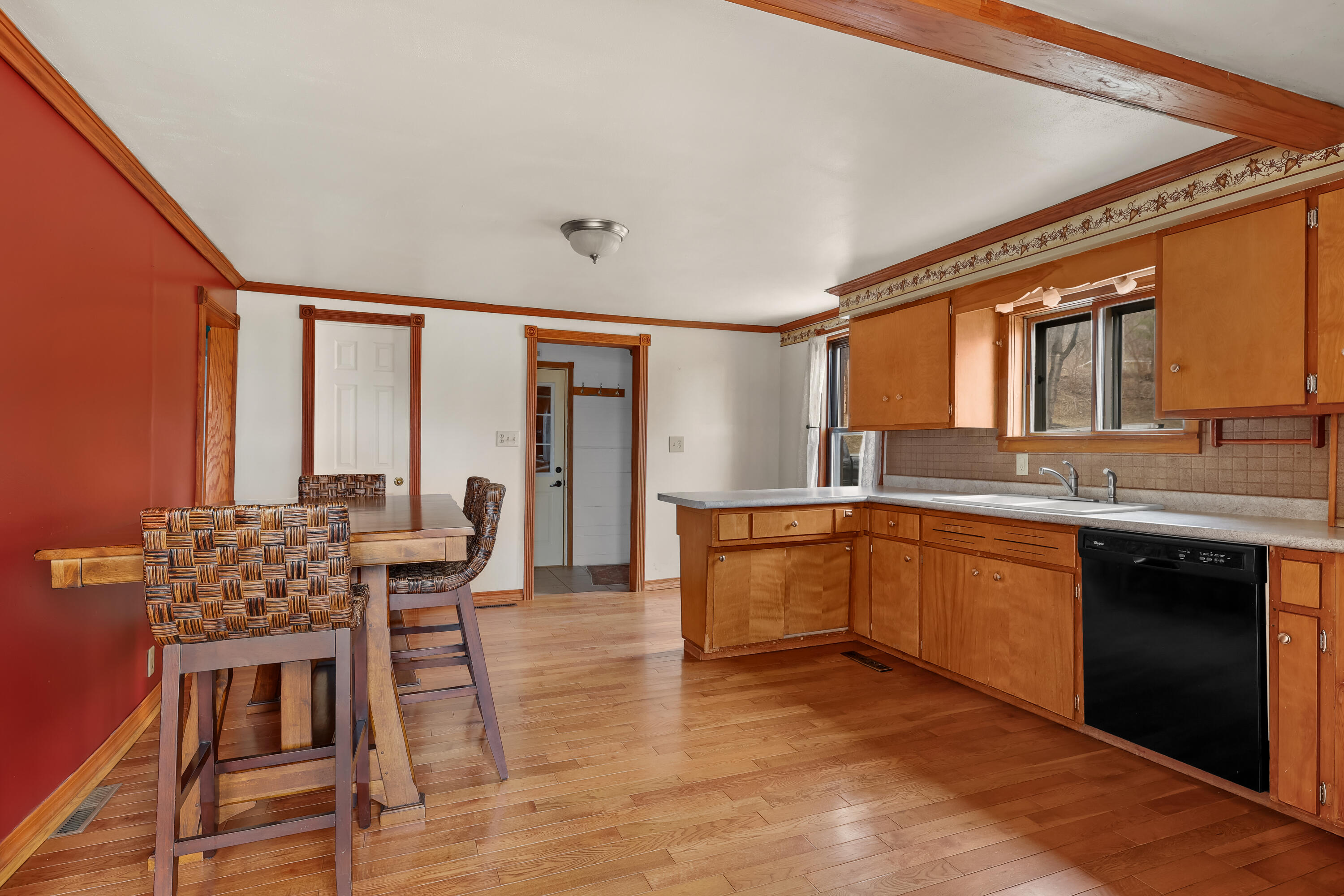 123 Main Street Genoa, WI 54632 - Photo 14 of 27 Kitchen/Dining