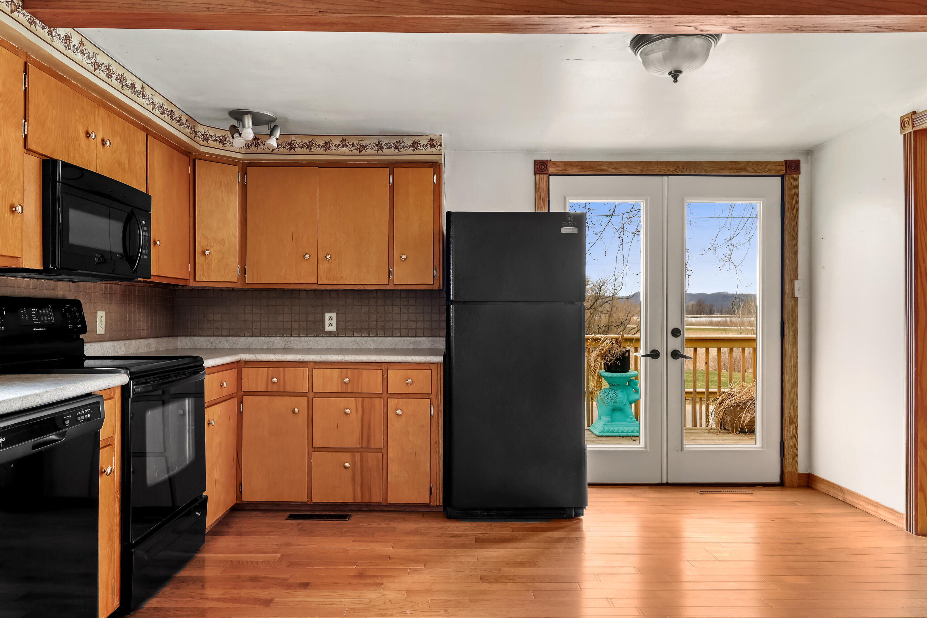 123 Main Street Genoa, WI 54632 - Photo 15 of 27 Kitchen