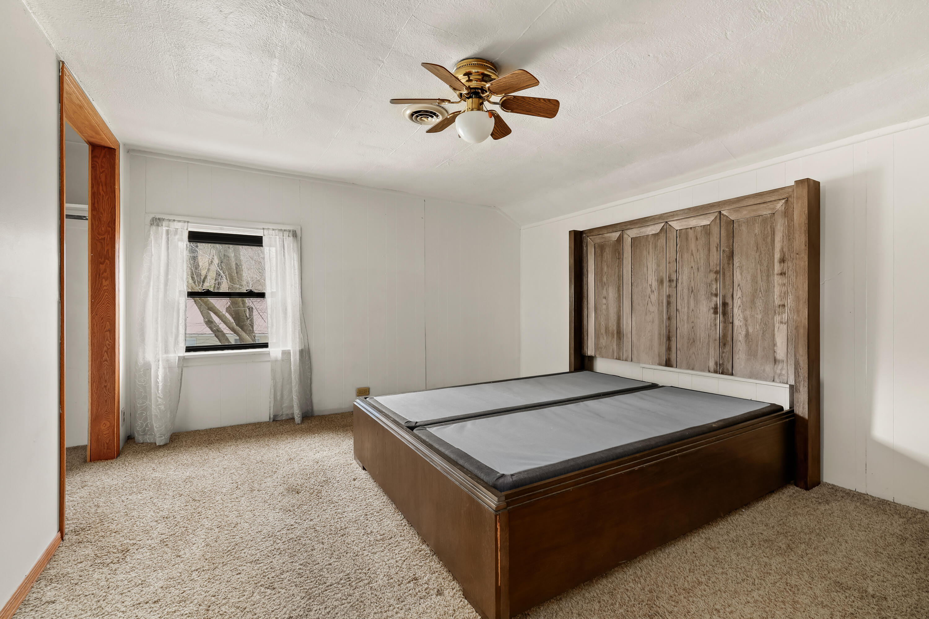 123 Main Street Genoa, WI 54632 - Photo 20 of 27 Primary Bedroom