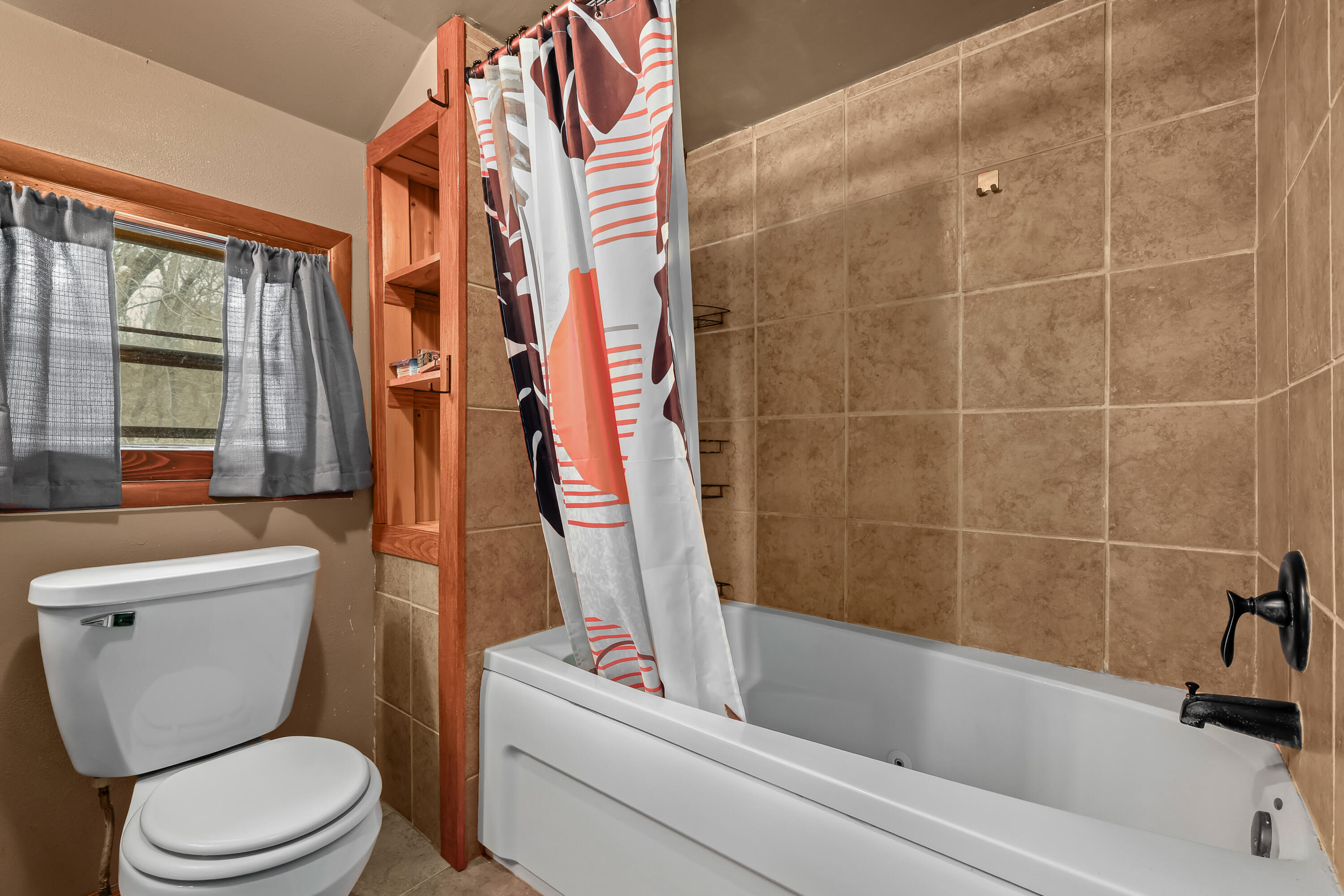 123 Main Street Genoa, WI 54632 - Photo 22 of 27 Primary Bathroom