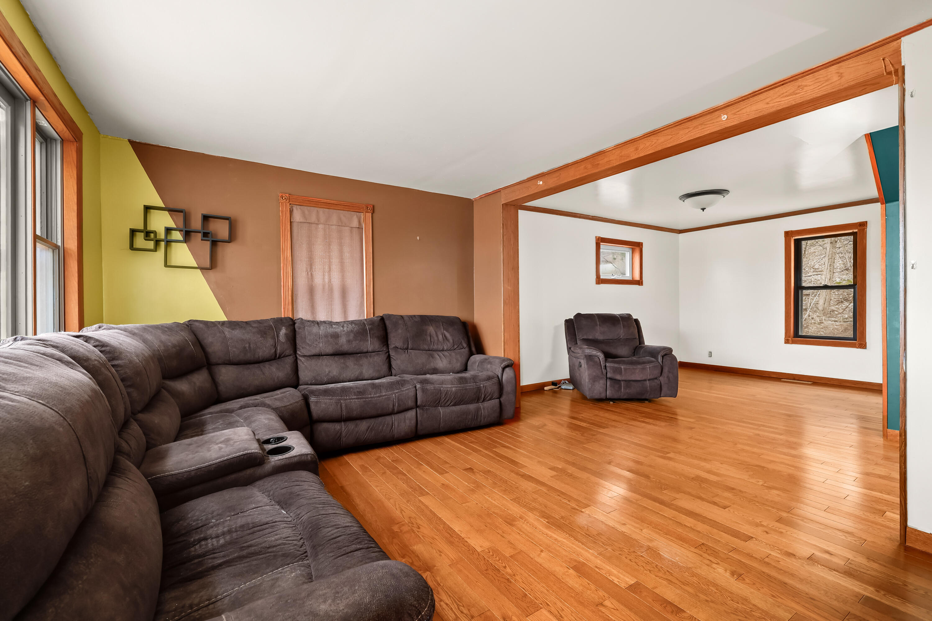 123 Main Street Genoa, WI 54632 - Photo 9 of 27 Living Room