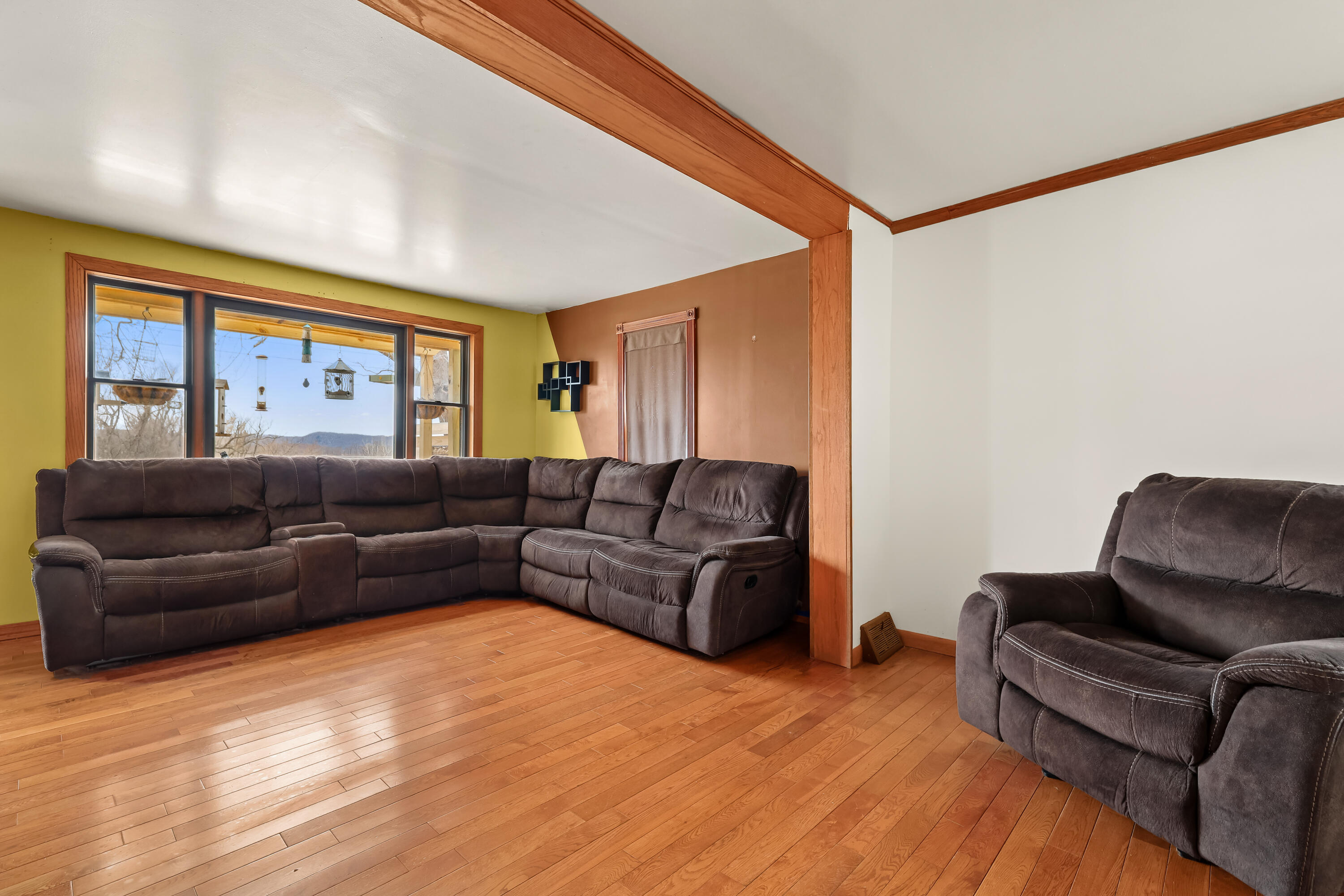 123 Main Street Genoa, WI 54632 - Photo 10 of 27 Living Room