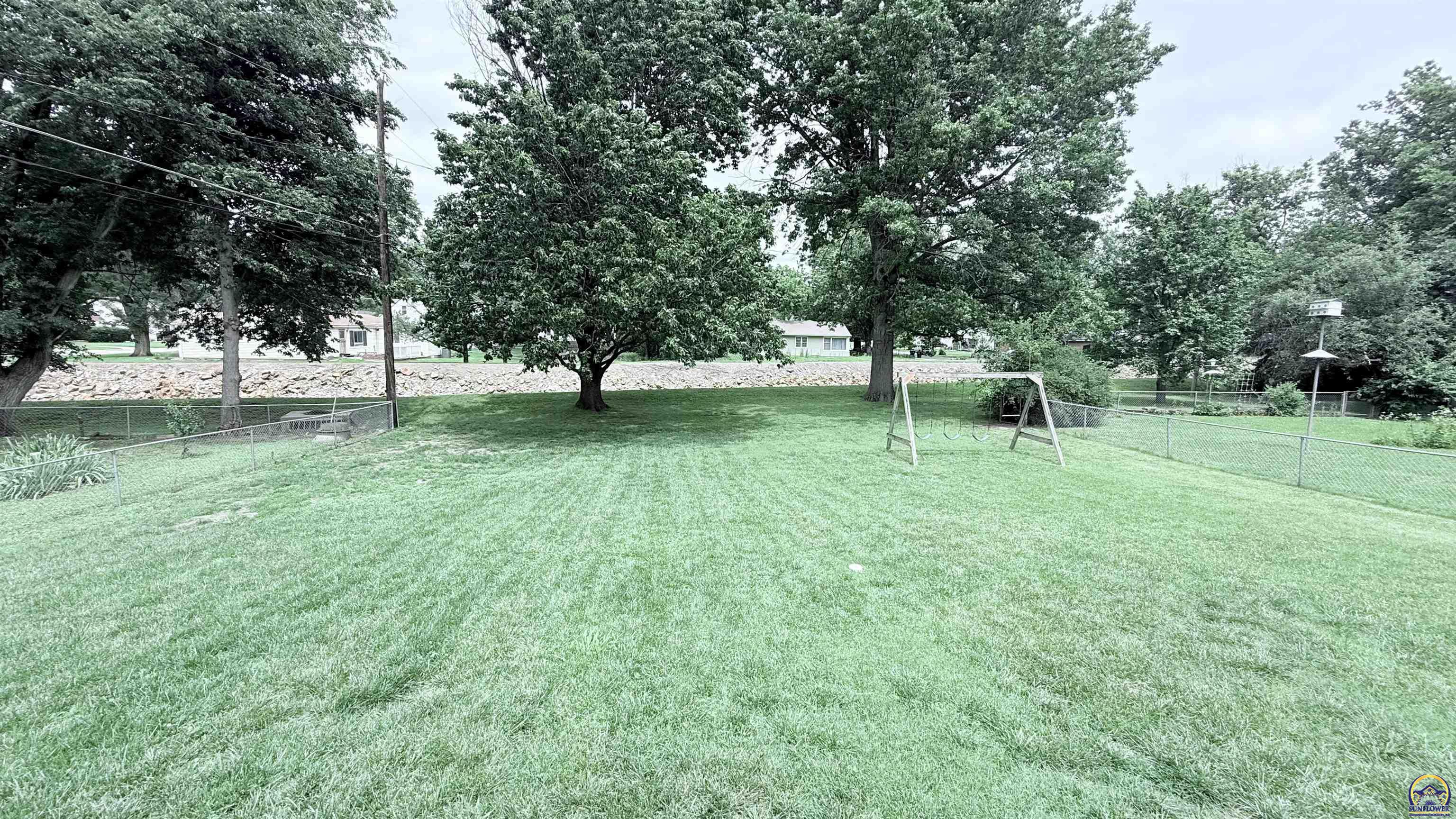2606 Southwest 9th Street Topeka, KS 66606 - Photo 20 of 26