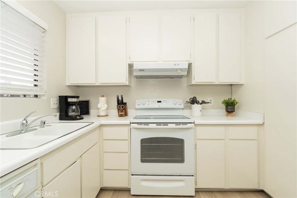 306 Streamwood Irvine, CA 92620 - Photo 17 of 25