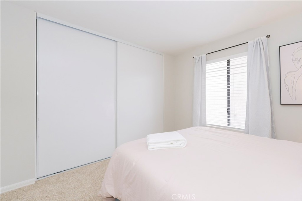 306 Streamwood Irvine, CA 92620 - Photo 4 of 25