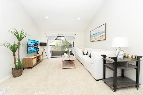 $695,000 | 306 Streamwood, Irvine, CA 92620