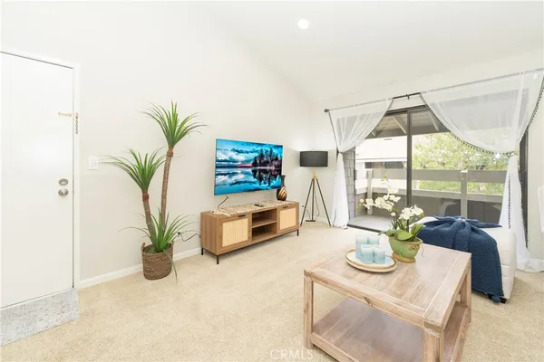 $695,000 | 306 Streamwood, Irvine, CA 92620