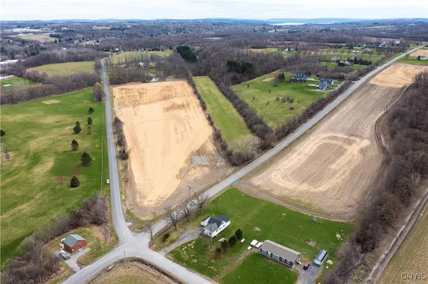 $349,900 | 692 Sheldon Road, Skaneateles, NY 13152