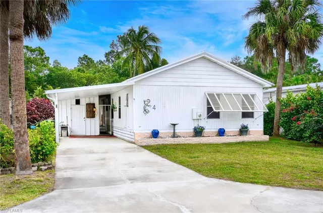 $350,000 | 4 Creek Circle, Naples, FL 34114