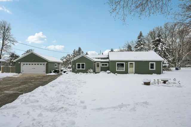 $350,000 | 10047 North Meadow Lane, Mequon, WI 53092